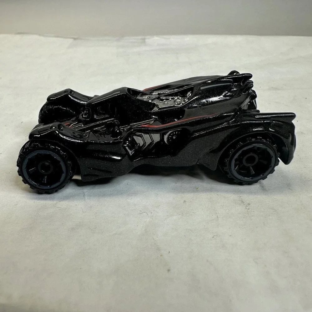 Hot‎ Wheels Batman Arkham Knight Batmobile Black Diecast Car CFG82 2015 Mattel